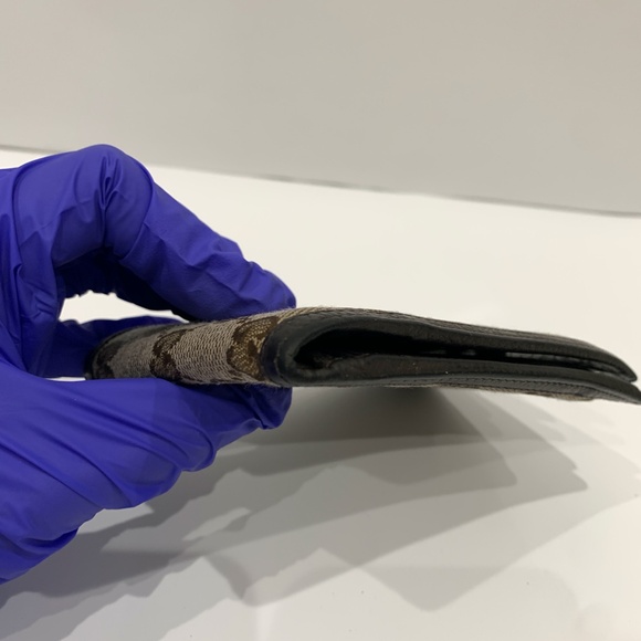 Gucci Brown GG Canvas Bifold Wallet Sku#85432 (Gently used, rubbing, stains) - Picture 7 of 15